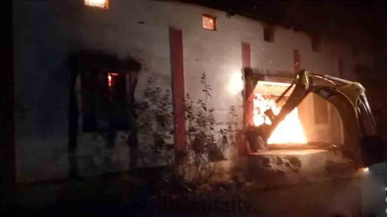 గోనెసంచుల గోదాములో అగ్నిప్రమాదం.. భారీగా ఆస్తి నష్టం