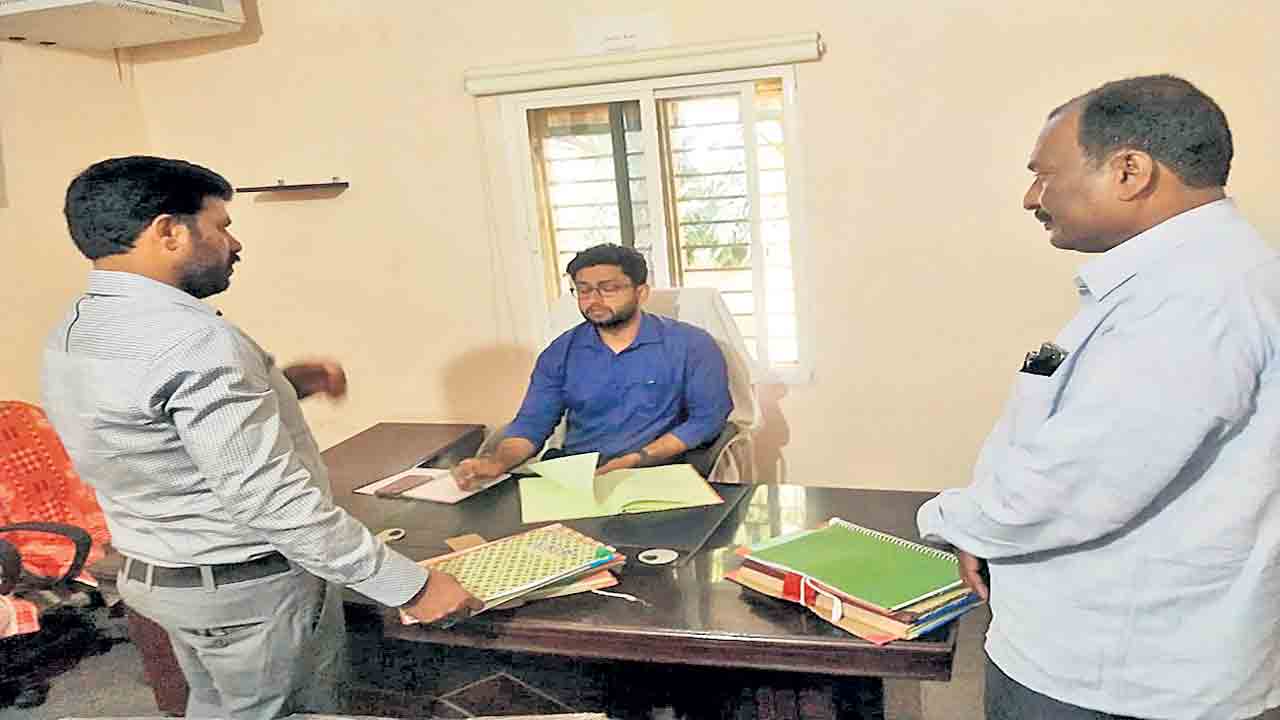 పథకాలు పకడ్బందీగా అమలు చేయాలి