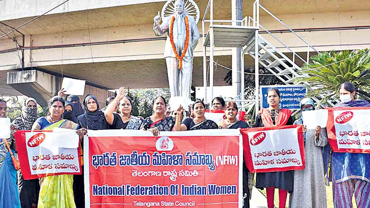 బీజేపీది రాక్షస పాలన