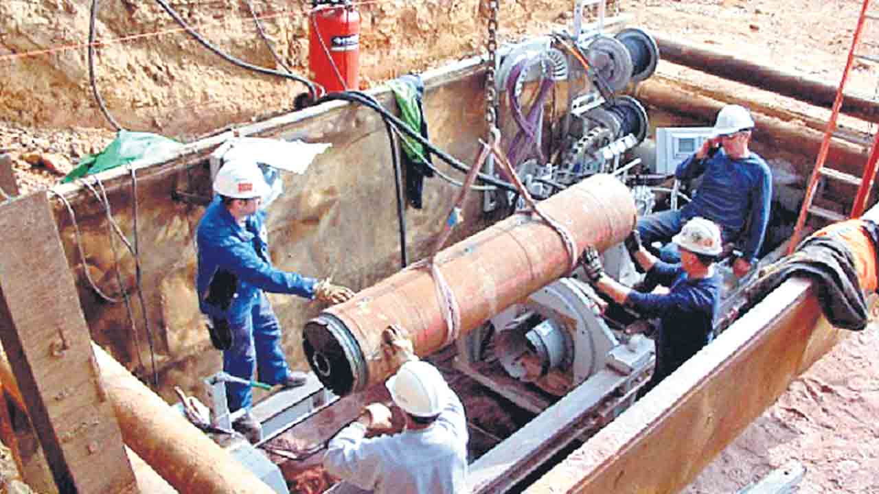 భూమి తవ్వకుండానే భారీ పైపులైన్‌!