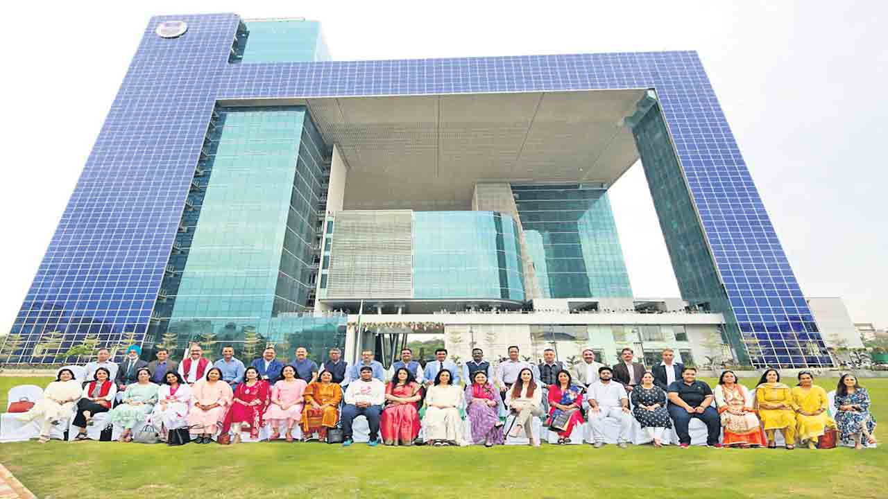 సీసీసీ అత్యద్భుతంగా ఉంది