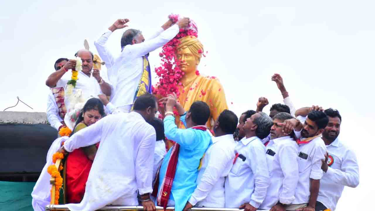 దొడ్డి కొమురయ్య పోరాట స్ఫూర్తితోనే తెలంగాణ : మంత్రి హరీశ్రావు
