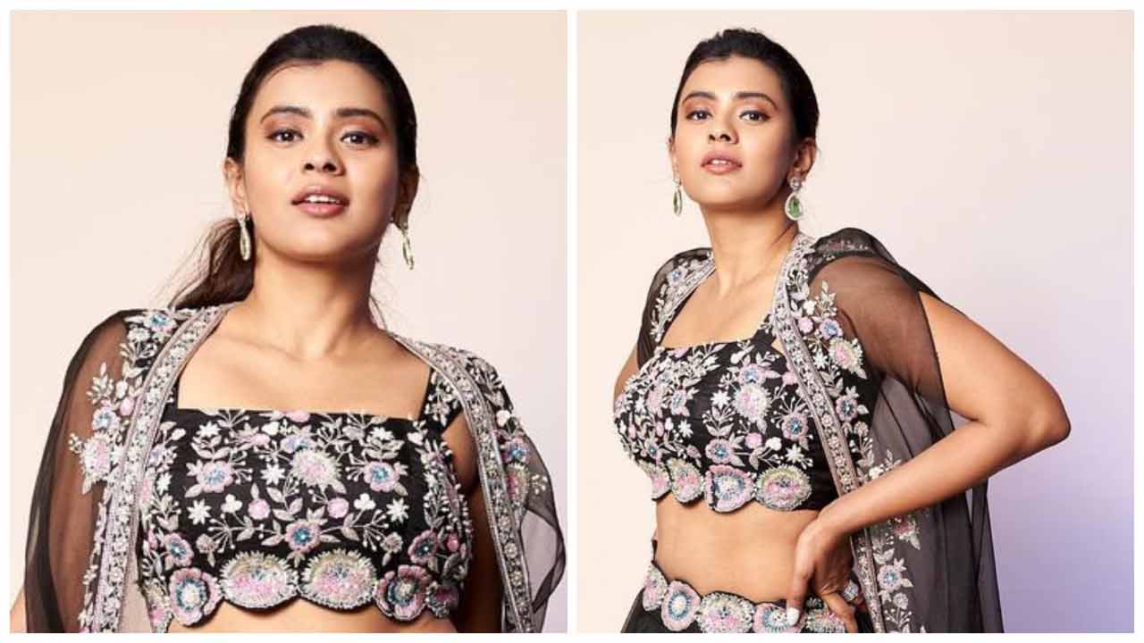 Hebah Patel | ట్రెండీ అందాలతో అలరిస్తున్న హెబ్బా పటేల్..