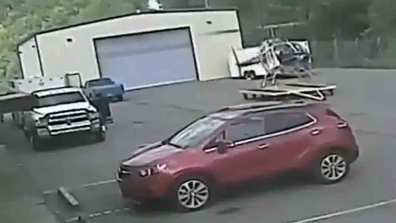 Watch: హెలికాప్టర్‌పై నియంత్రణ కోల్పోయిన పైలట్‌.. తర్వాత ఏం జరిగిందంటే?