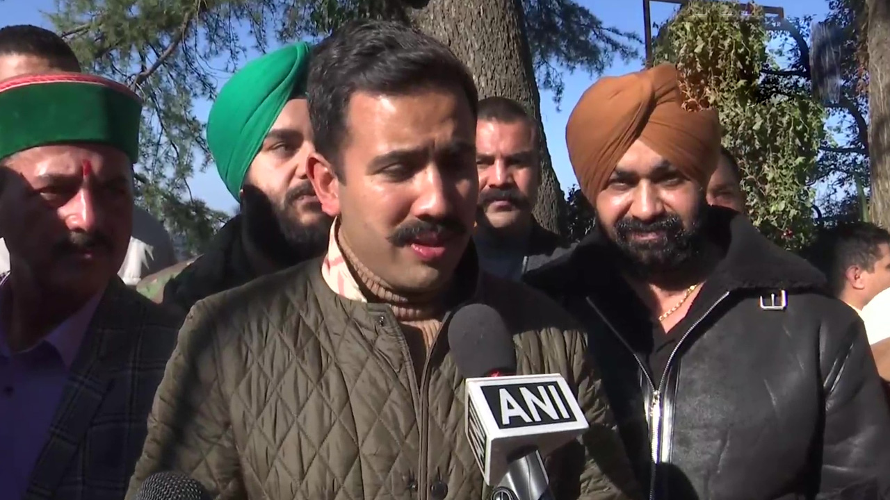 సీఎం ఎంపిక నిర్ణయాన్ని వాళ్లకే వదిలేయాలి: హిమాచల్ కాంగ్రెస్‌ ఎమ్మెల్యే విక్రమాదిత్య