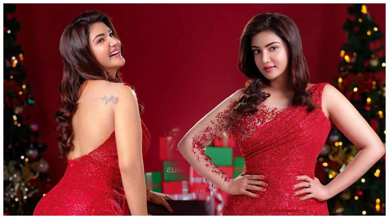 Honey Rose | రెడ్ రోజ్‌లా ప‌రిమ‌ళిస్తున్న హనీ రోజ్..