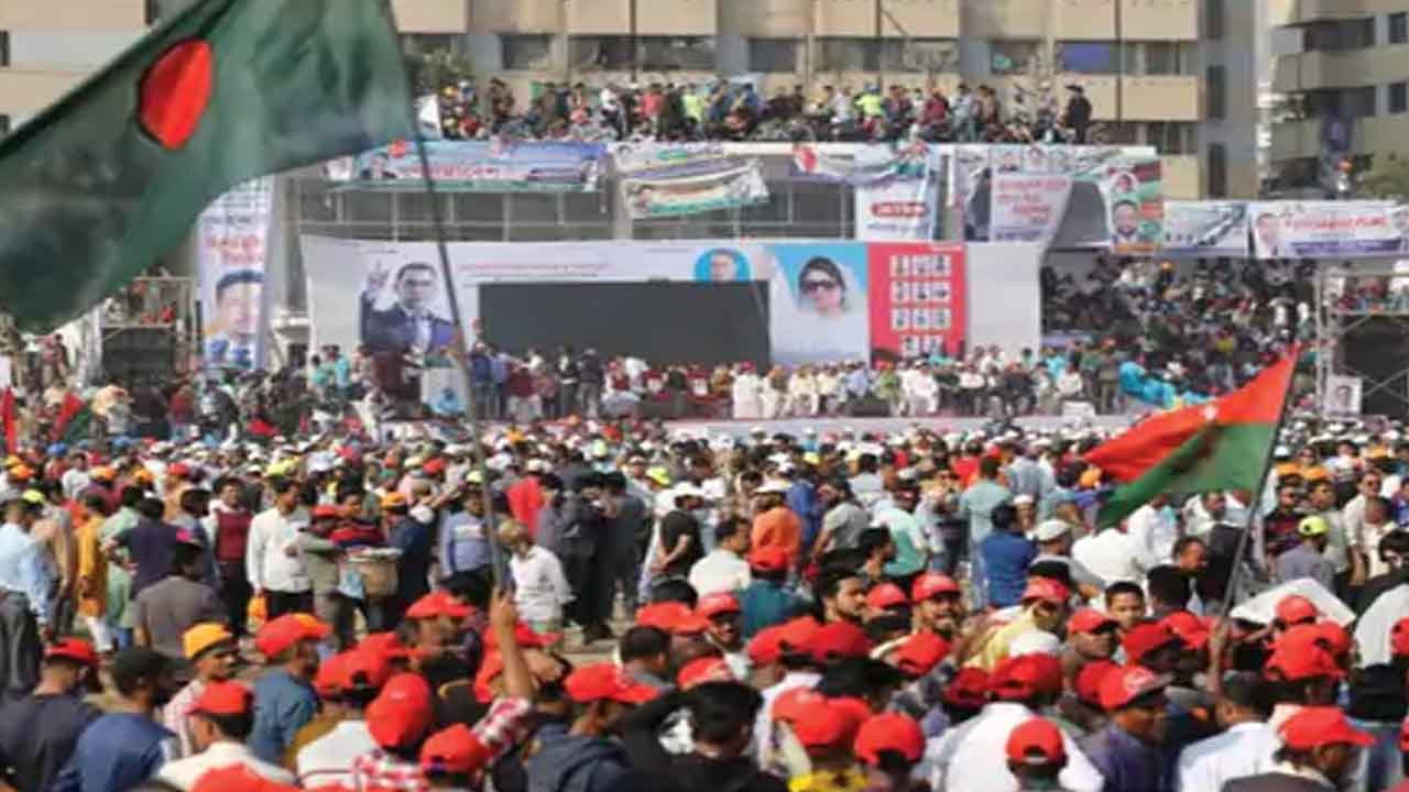 Bangla agitations | బంగ్లాదేశ్‌లో ప్రధాని హసీనాకు వ్యతిరేకత.. రోడ్లపైకి వచ్చిన ప్రజానీకం..