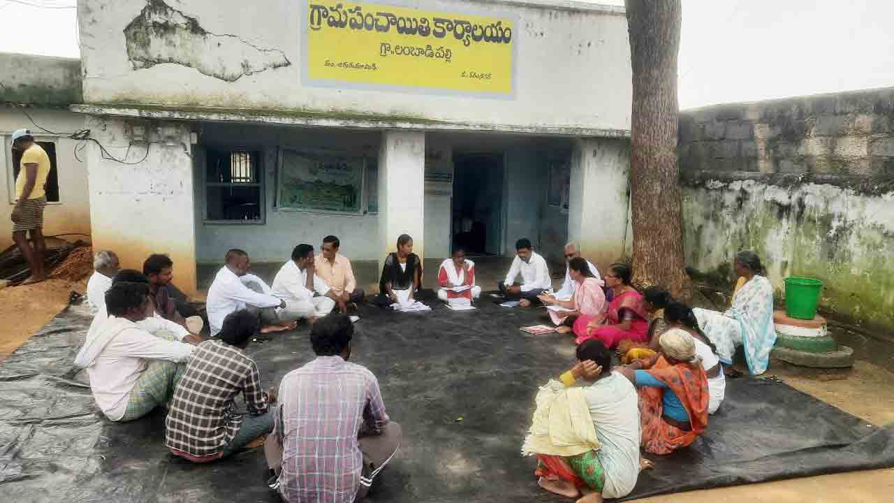 పంచాయతీలకు నూతన భవనాలు