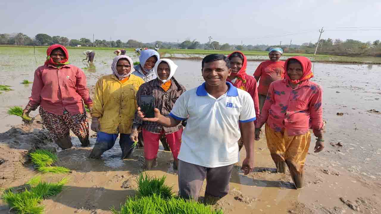ఖాతాల్లో జమవుతున్న రైతుబంధు నగదు
