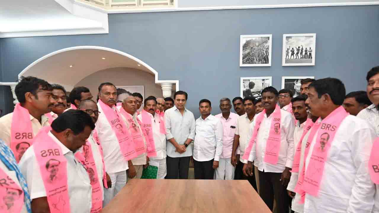 కేటీఆర్‌ సమక్షంలో బీఆర్‌ఎస్‌లో చేరిన పినపాక నేతలు