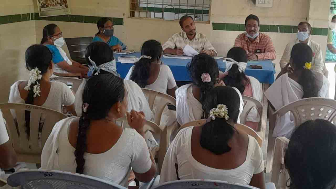 ప్రభుత్వ దవాఖానల్లోనే ప్రసవం చేయించుకోవాలి