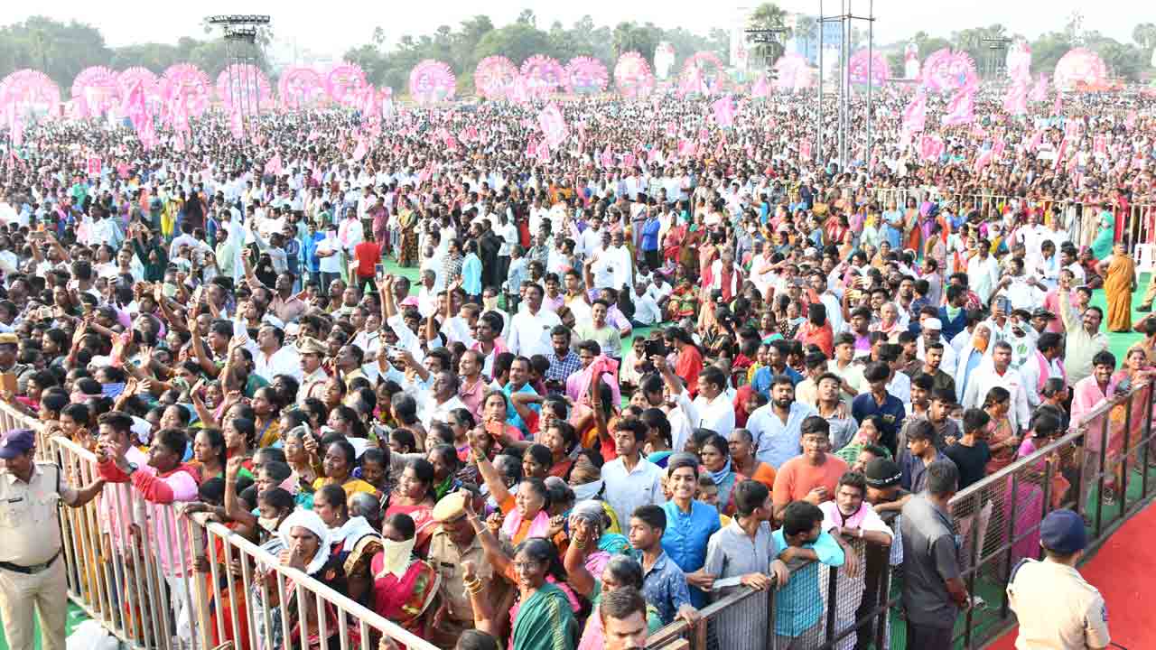 సీఎం టూర్‌ గ్రాండ్‌ సక్సెస్‌