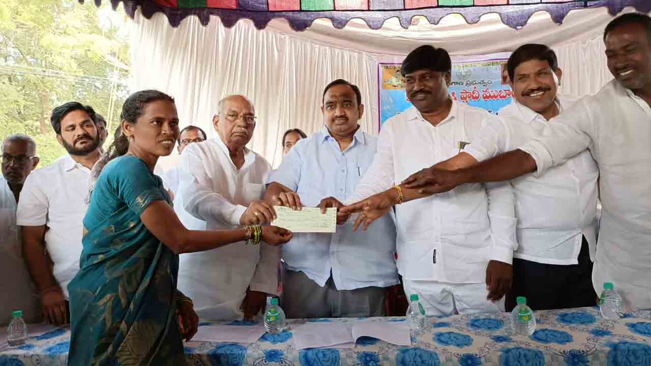 పథకాలను సద్వినియోగం చేసుకోవాలి