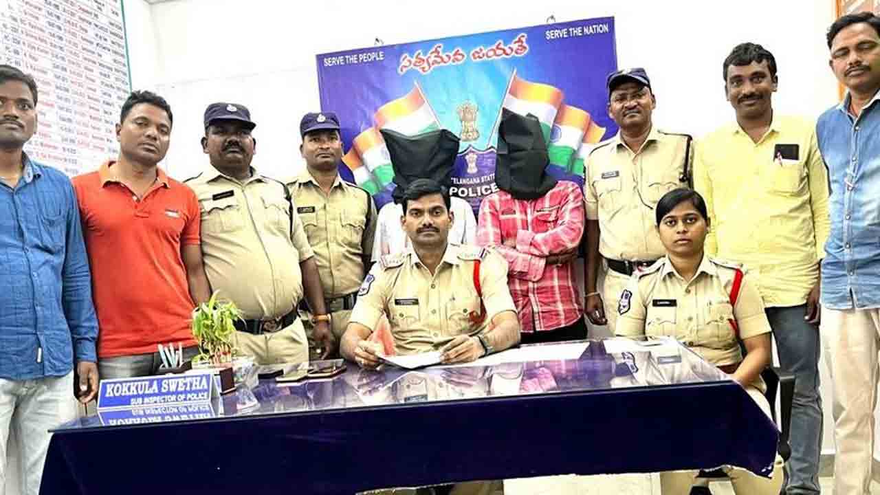 మహిళ హత్య కేసులో భర్త, మామ అరెస్ట్‌