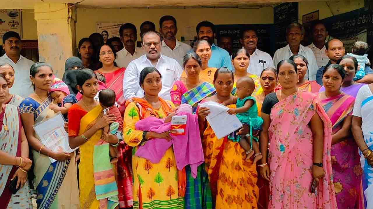 మానవతావాదులు..