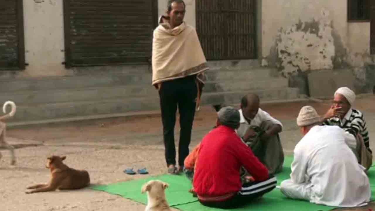 డిమాండ్లు నెరవేరే వరకు ఓటు వేయం.. ఎంసీడీ ఎన్నికలను బహిష్కరించిన ఒక గ్రామం