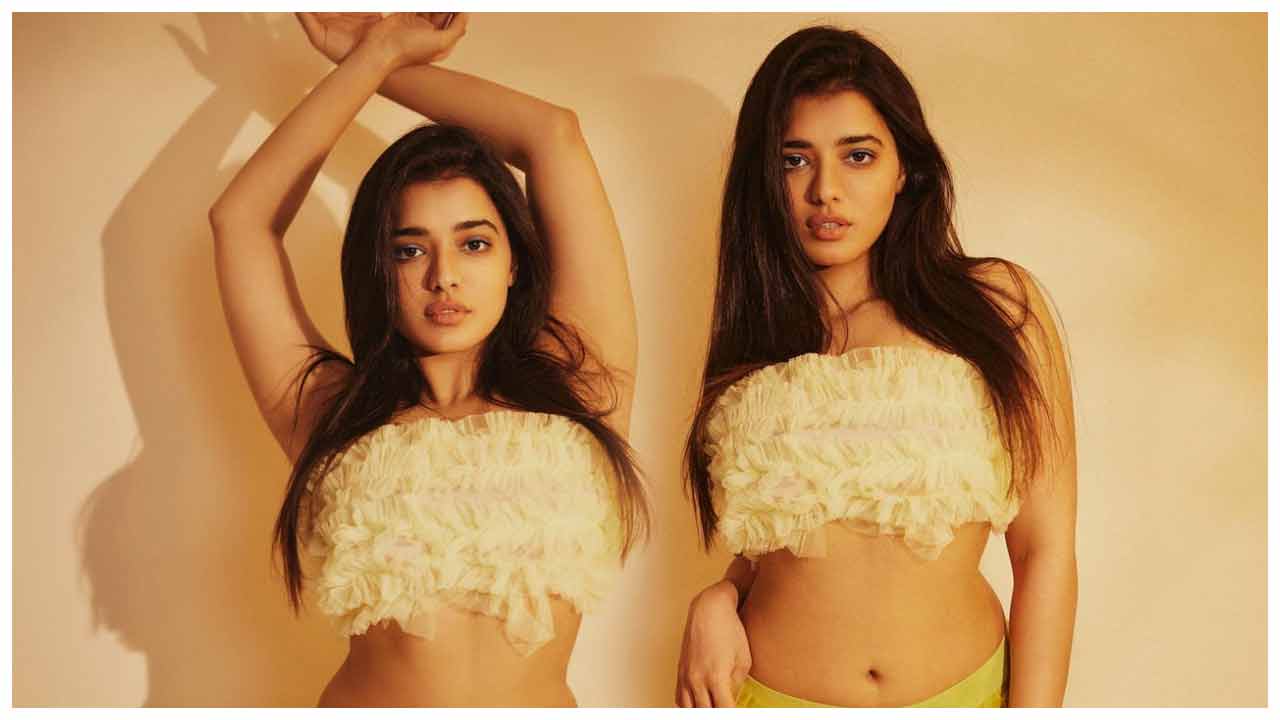 Ketika Sharma | అందచందాలు ఒలకబోస్తున్న కేతికా శర్మ..