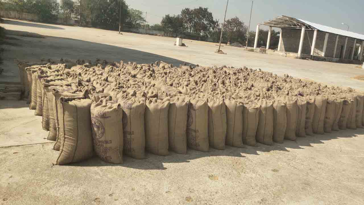 చివరిదశకు చేరుకున్న కొనుగోళ్లు