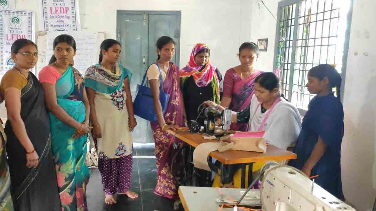 జ్యూట్‌ బ్యాగులతో మిరాకిల్‌