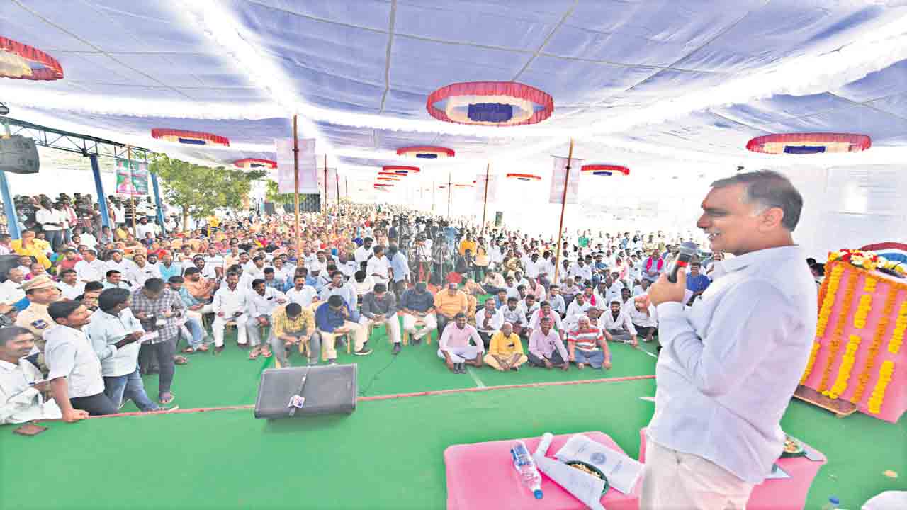 దుబ్బాకలో పండుగలా అభివృద్ధి పనులకు ప్రారంభోత్సవాలు.. శంకుస్థాపనలు