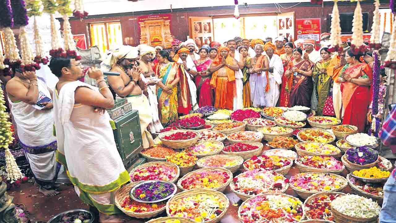 మహా నాయకా సిద్ధివినాయకా..