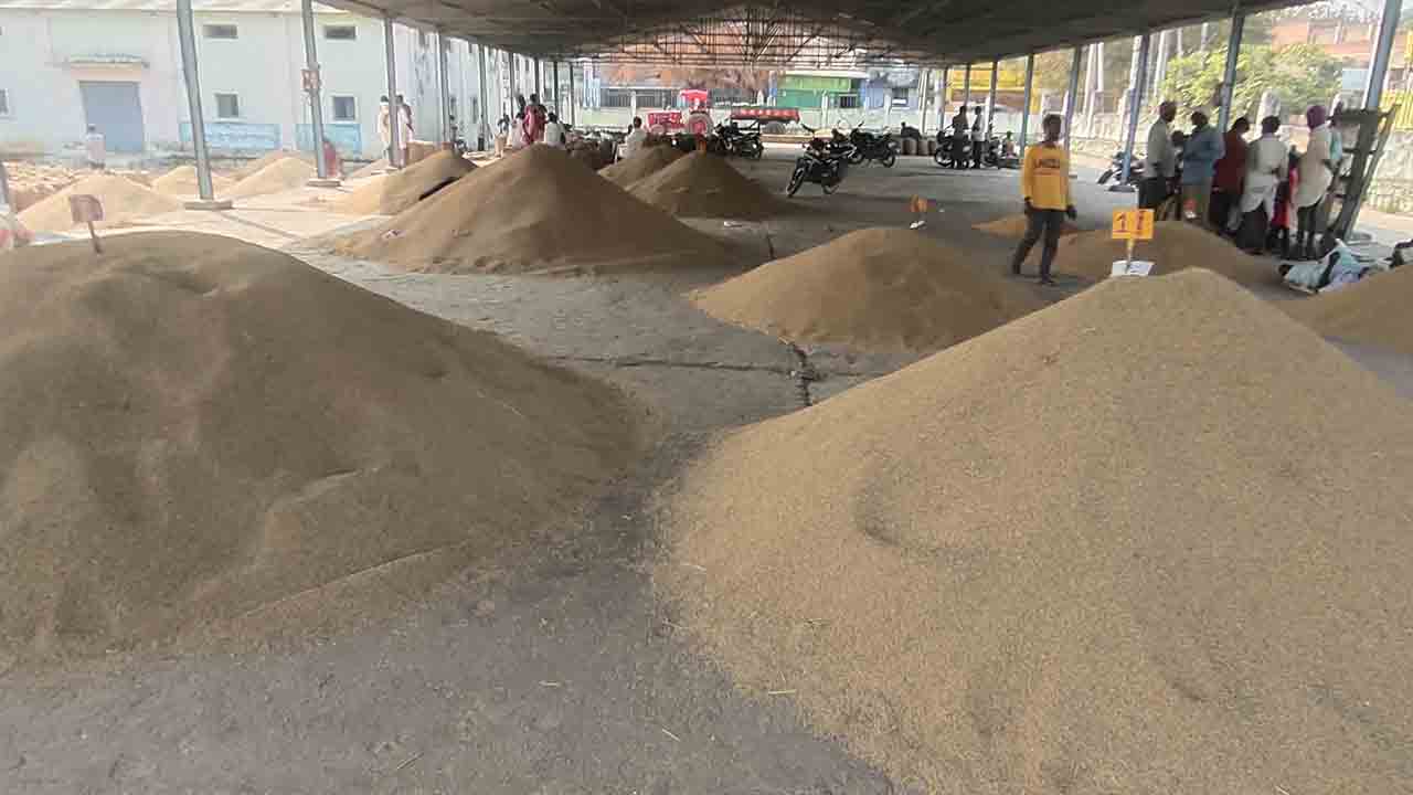 జోరుగా క్రయవిక్రయాలు