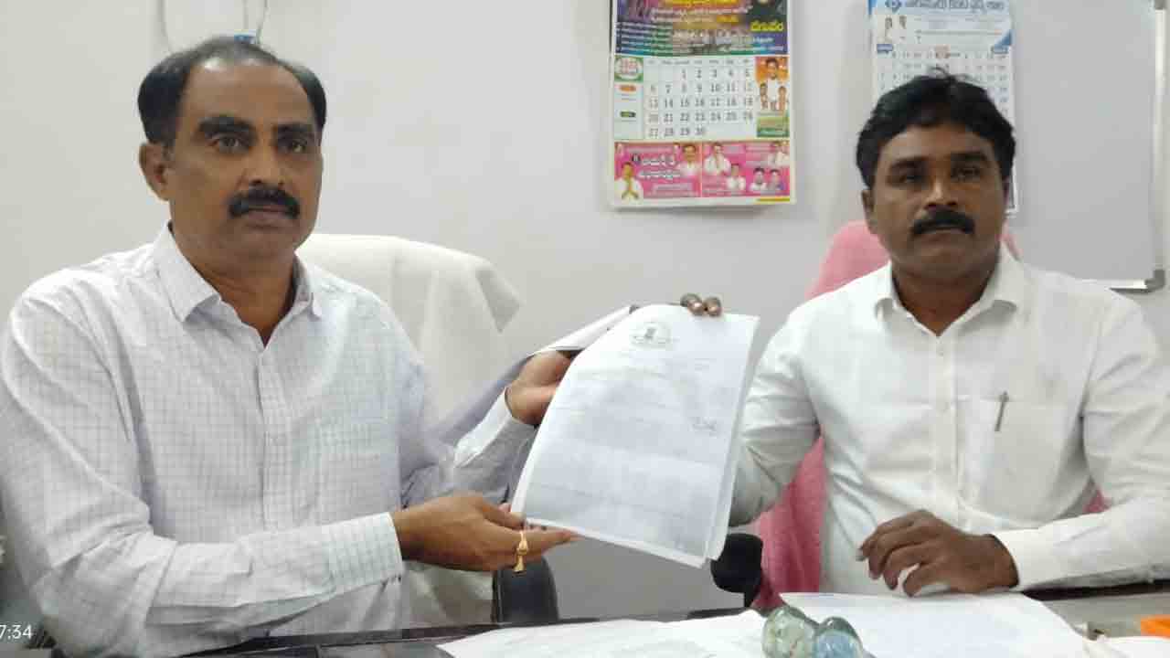 వనపర్తిలో అవినీతి అధికారులు!