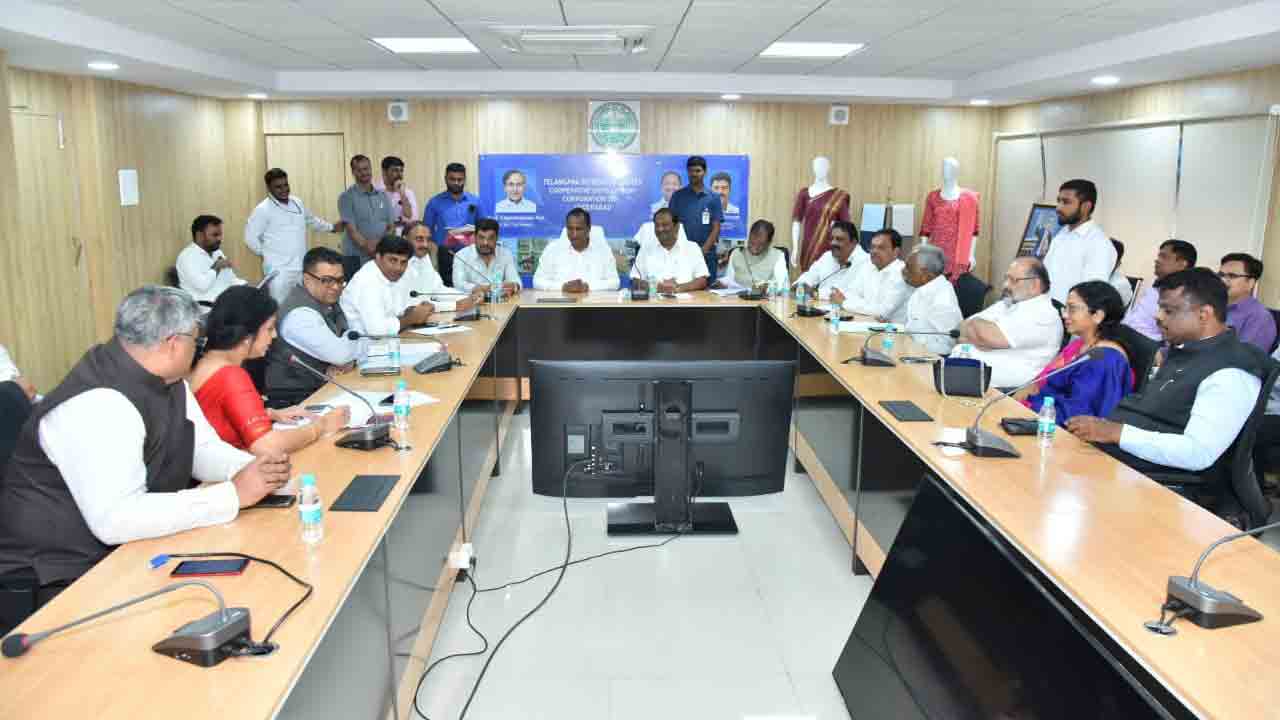 క్రిస్మస్‌ వేడుకలకు ఘనంగా ఏర్పాట్లు