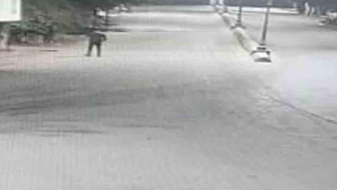 ప్రియురాలు మరొకరిని పెళ్లి చేసుకుందని.. గన్‌తో కాల్చుకుని యువకుడు మృతి