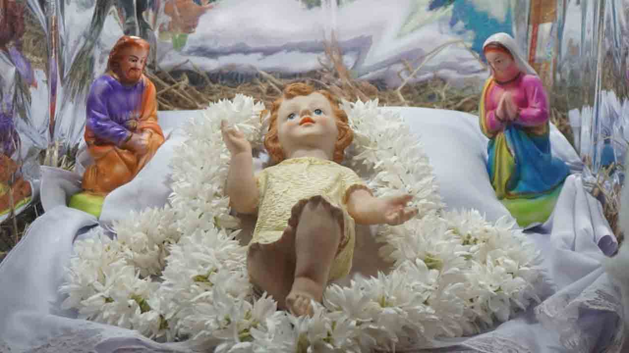 మెదక్‌ చర్చిలో కన్నుల పండువగా క్రిస్మస్‌ వేడుకలు