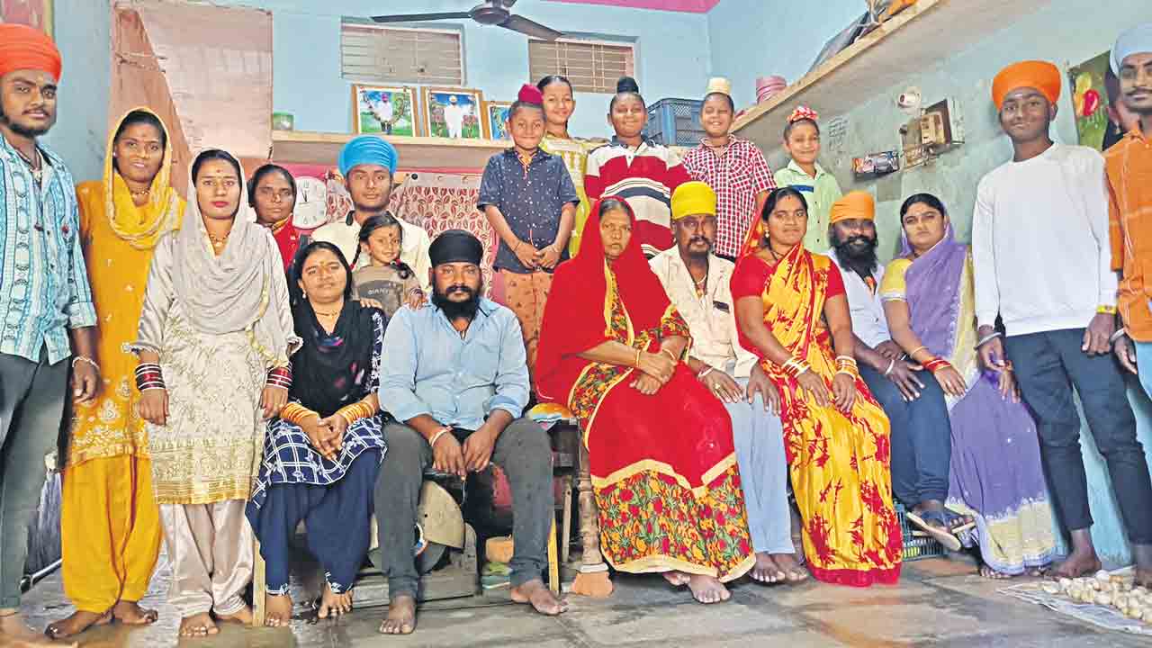 కలిసుంటే కలదు సుఖం