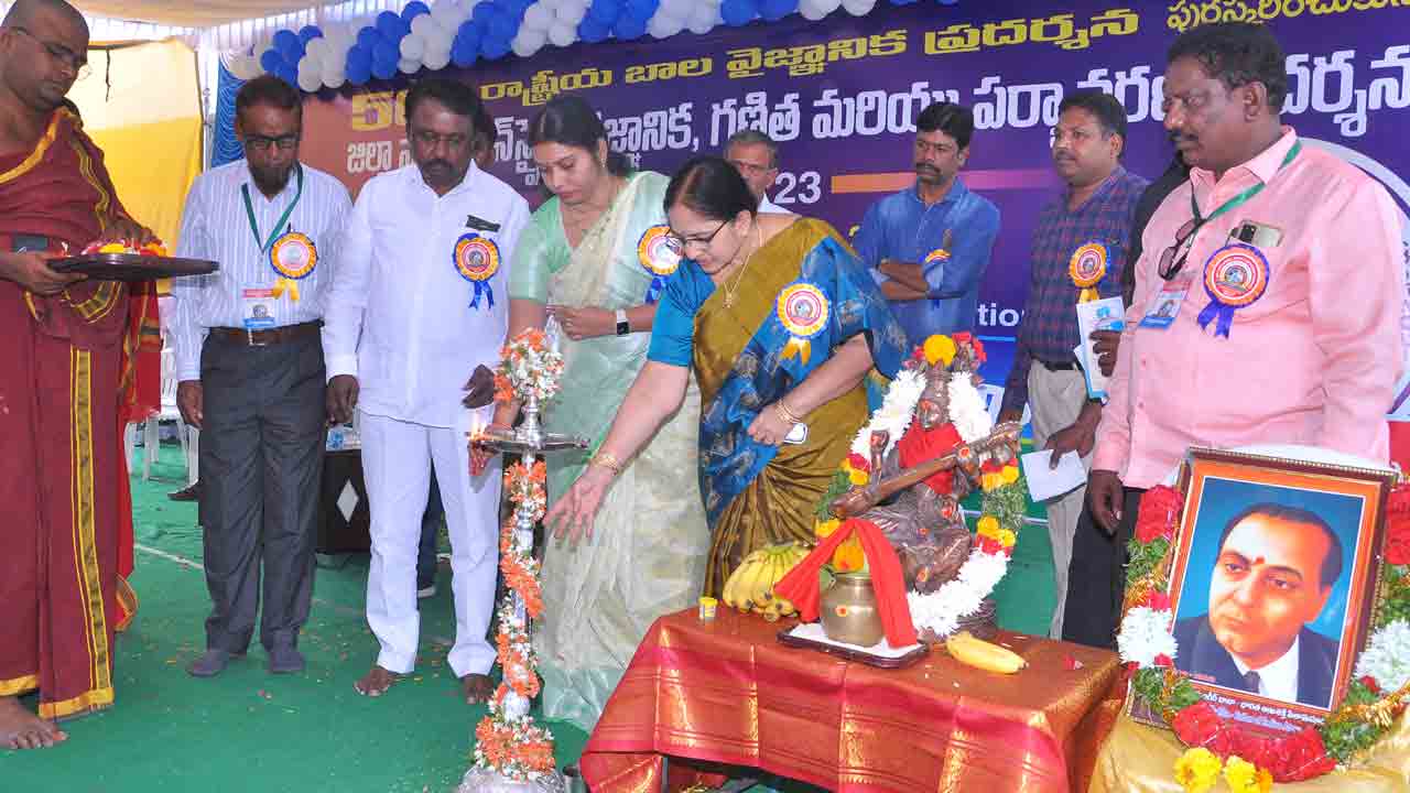 సృజనాత్మకతను వెలికితీయాలి