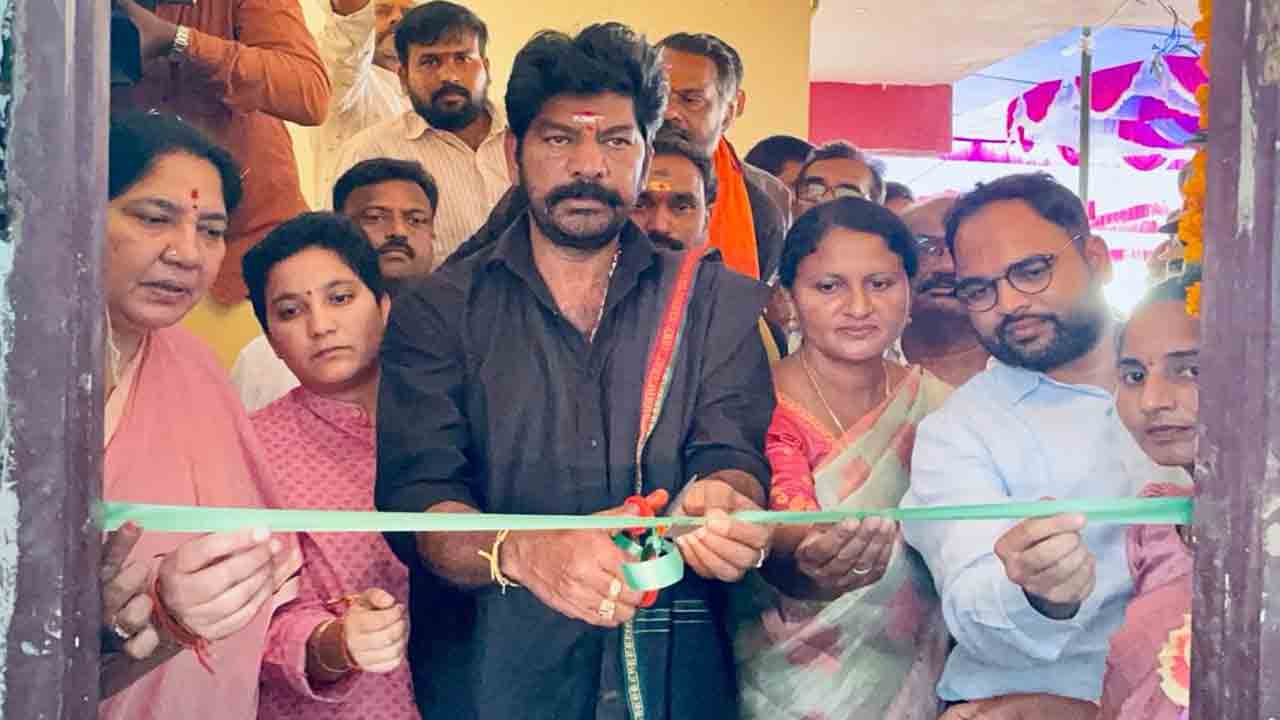 కేజీ టూ పీజీ విద్యనందించేందుకు గురుకులాలు : మంత్రి సత్యవతి