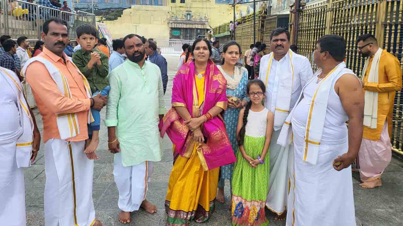 తిరుమల శ్రీవారి సేవలో ఎమ్మెల్యే పద్మాదేవేందర్‌ రెడ్డి