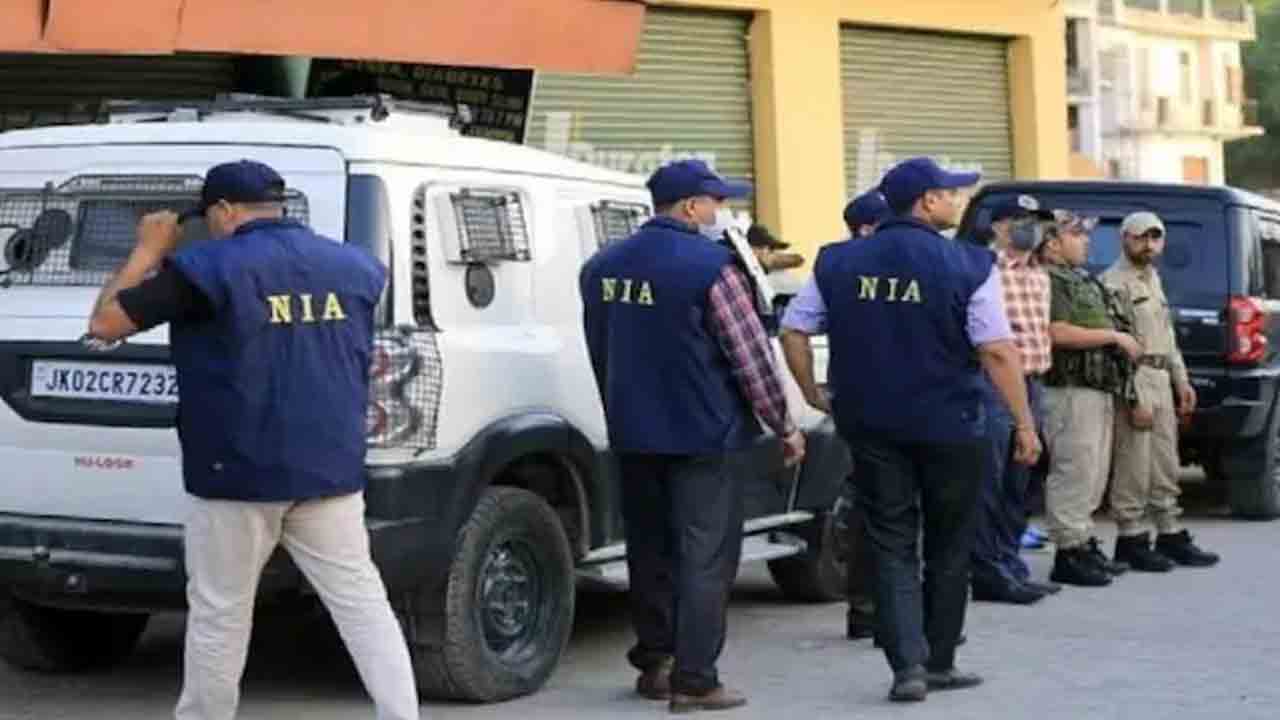 కేరళలో ఎన్‌ఐఏ దాడులు.. పీఎఫ్‌ఐ నాయకులు, కార్యకర్తల ఇండ్లలో సోదాలు