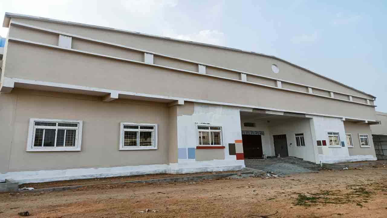 అధునాతన సౌకర్యాలతో 185 స్టాల్స్‌