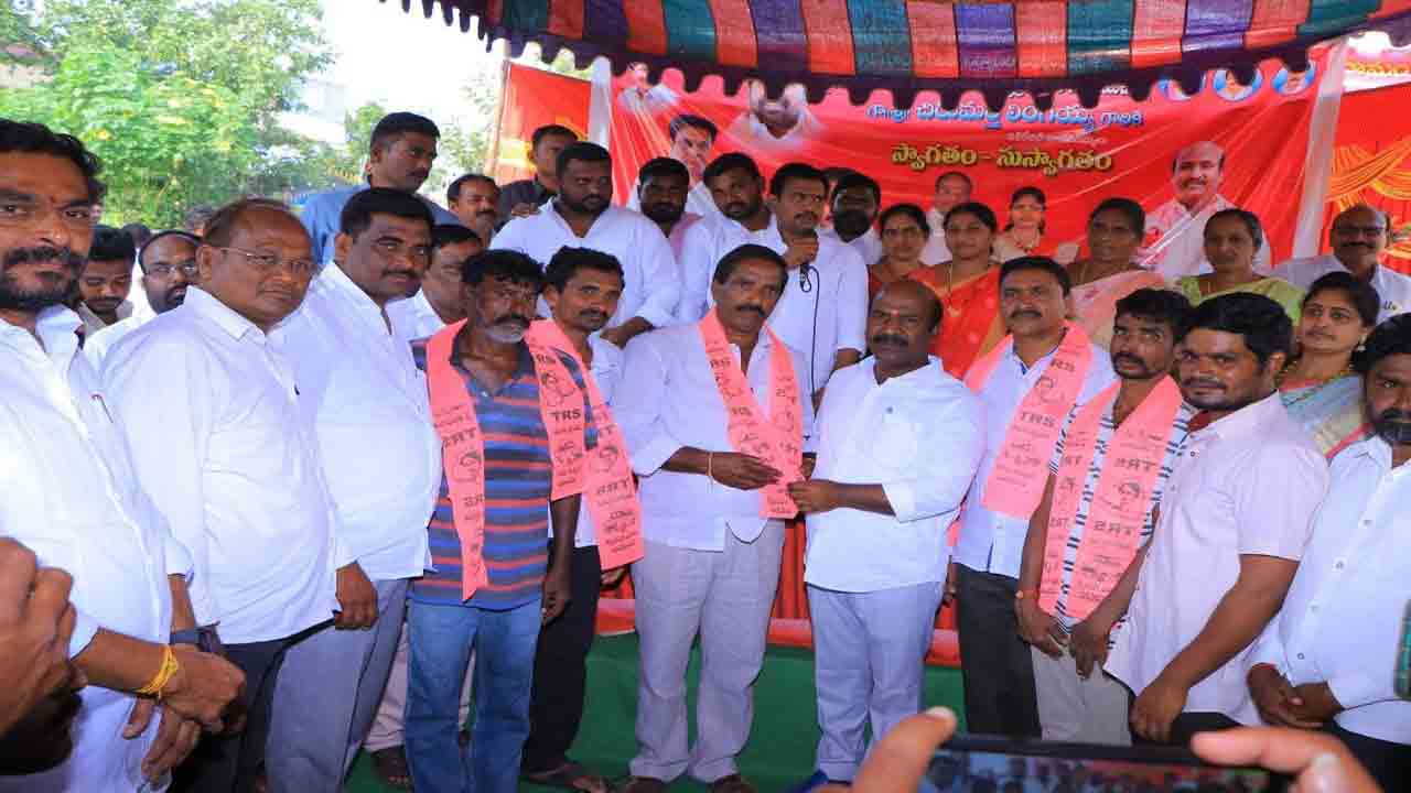 బీఆర్‌ఎస్‌లోకి వలసల వెల్లువ