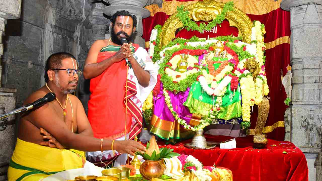 యాదాద్రిలో భక్తజనసంద్రం