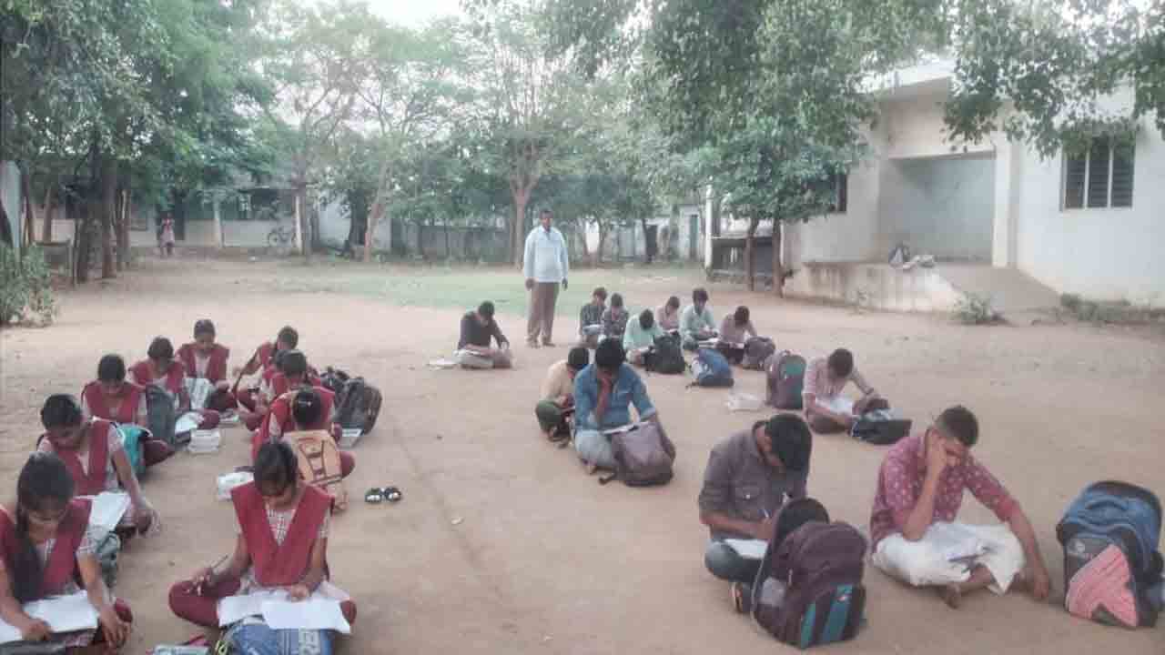 పదో తరగతి విద్యార్థులకు ప్రత్యేక తరగతులు