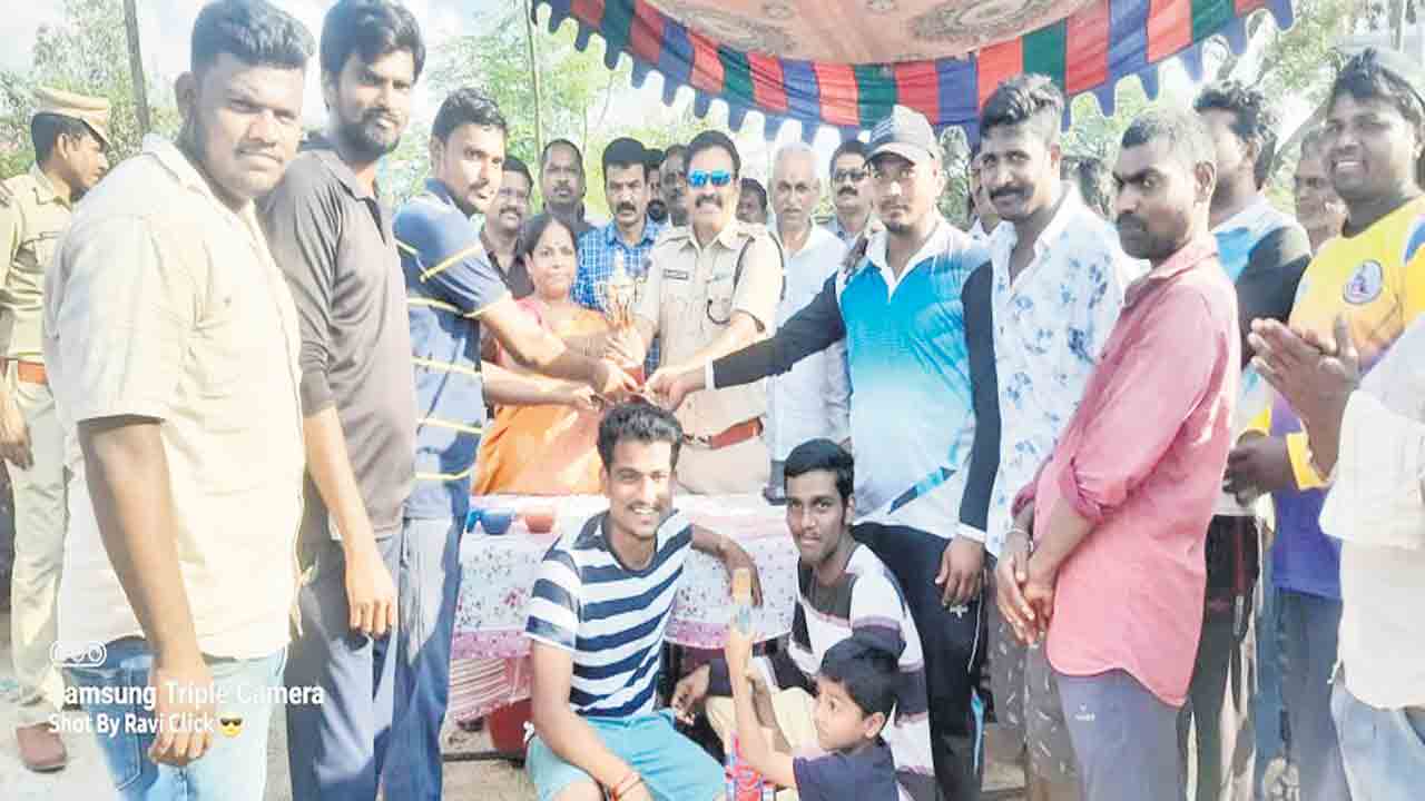 నేరాల నియంత్రణపై ప్రత్యేక దృష్టి సారించాలి