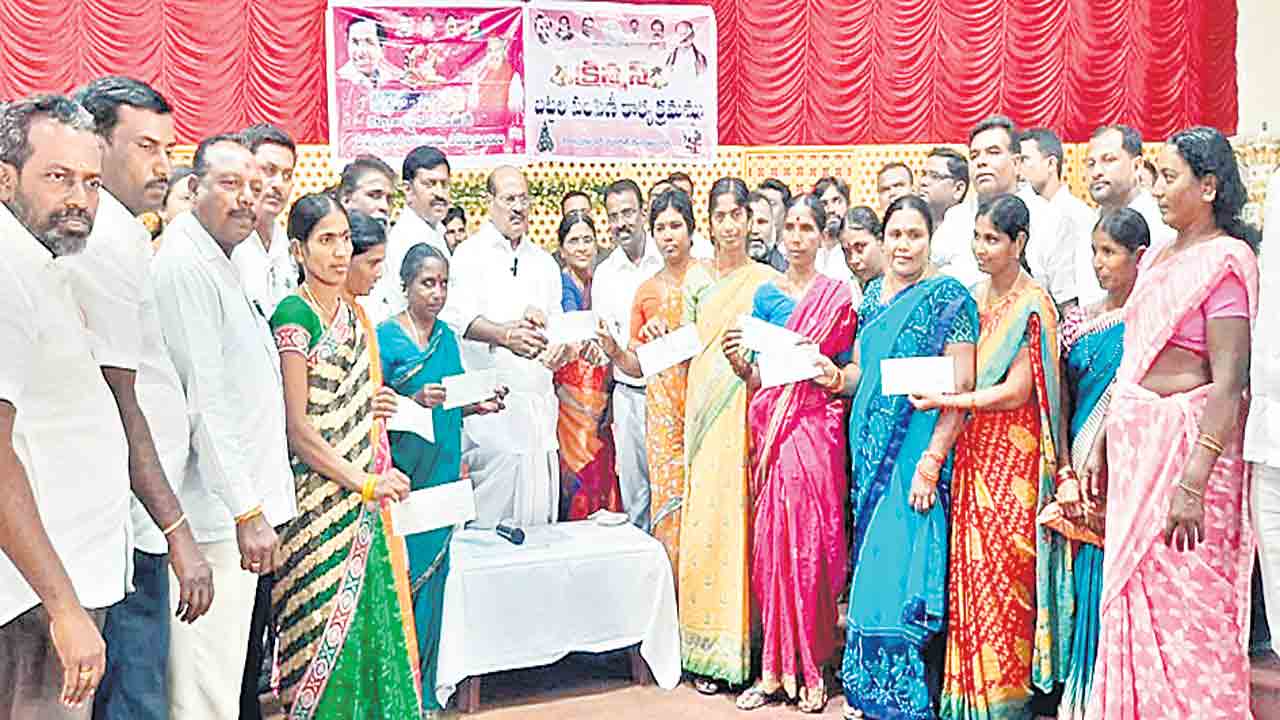 ప్రజా సంక్షేమ పాలన కేసీఆర్‌కే సాధ్యం