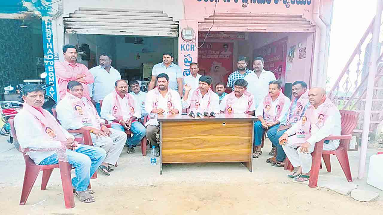 మంత్రి ప్రశాంత్‌రెడ్డిని బద్నాం చేస్తే ఊరుకోబోం