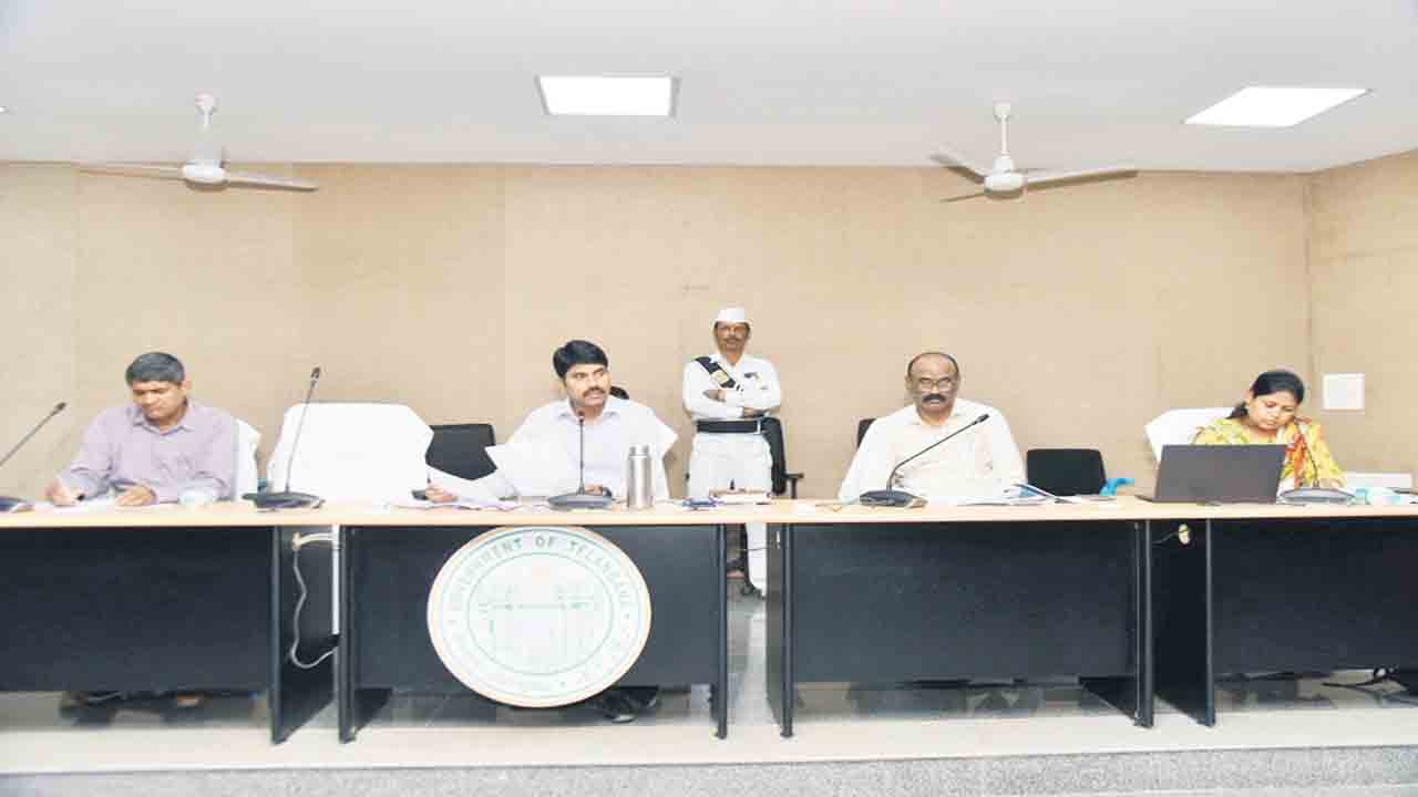 ప్రభుత్వ దవాఖానల్లో ప్రసవాలను ప్రోత్సహించాలి