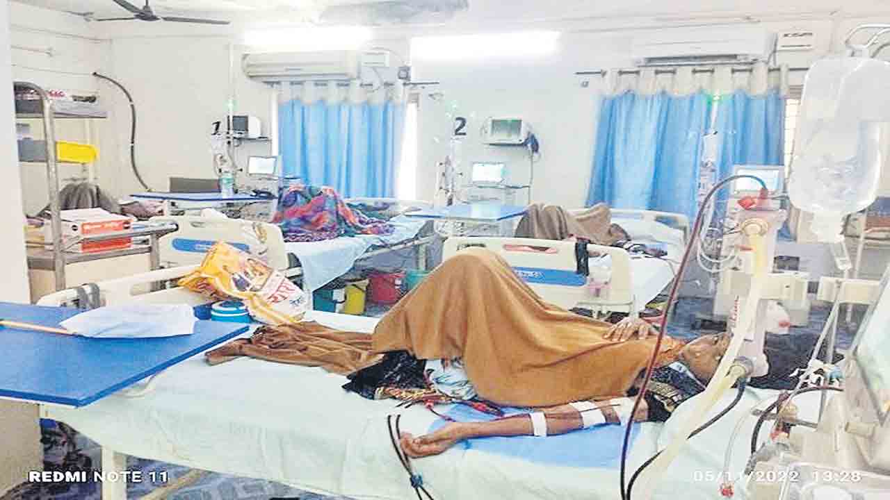 కిడ్నీ బాధితులకు వరం డయాలసిస్‌ సెంటర్‌