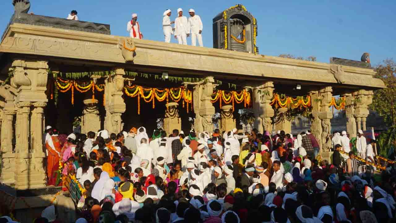 కేస్లాపూర్‌లో నాగోబా విగ్రహ ప్రతిష్టాపన..