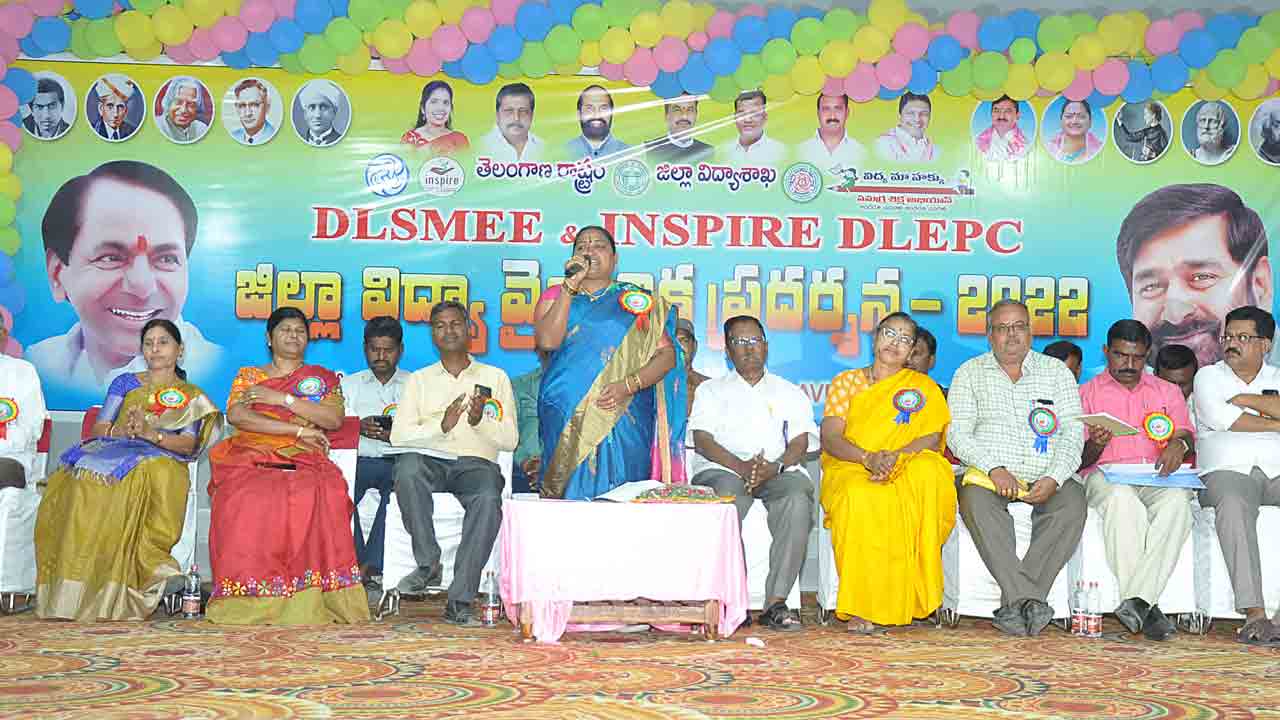 తల్లిదండ్రుల కలలను సాకారం చేయాలి