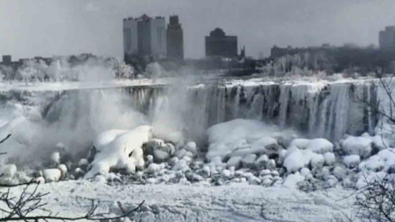 Niagara Falls | గడ్డకట్టిన నయాగరా అందాలు..!
