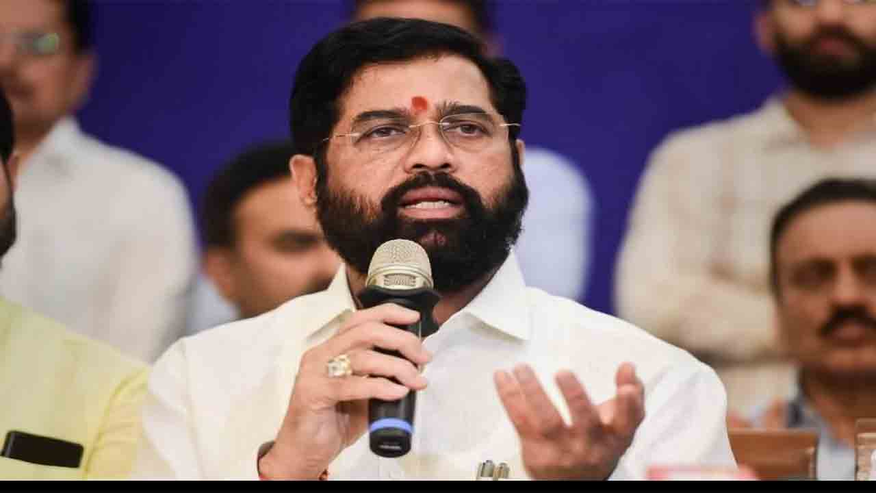 షిండే వర్గానికి ఎస్కార్టుగా ‘నిర్భయ’ వాహనాలు