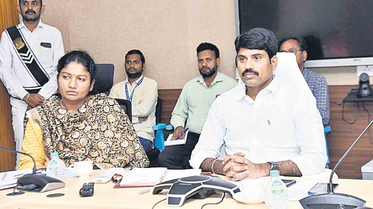 పాఠశాలల్లో అభివృద్ధి పనులు త్వరగా పూర్తి చేయాలి