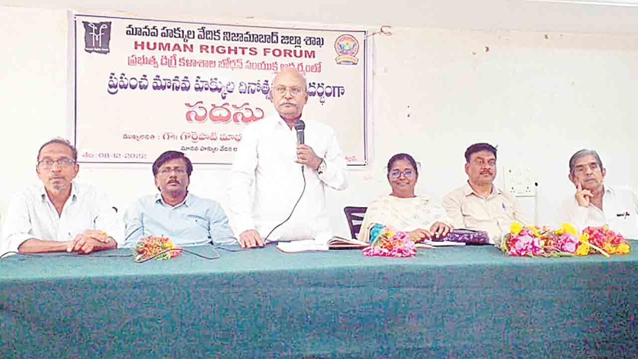 ప్రశ్నించే తత్వం పెంచుకోవాలి